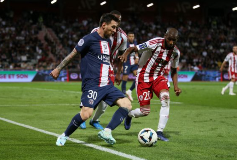 梅西的球迷,梅西比利亚佩德罗,梅西与他的球员,蒂亚戈·梅西喜欢足球吗