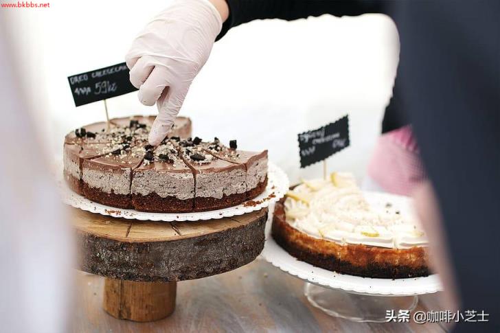 咖啡店蛋糕吃出活蛆!你觉得咖啡店卖的蛋糕保质期有几天?