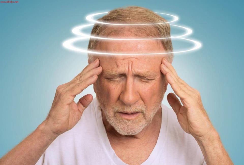 头晕和眩晕如何区分?眩晕恐为疾病前兆!中枢性周围性眩晕大不同