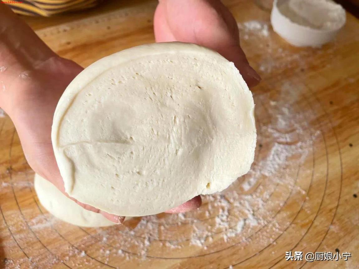 二十八把面发,冬天发面有技巧,不加牛奶泡打粉,40分钟发满盆
