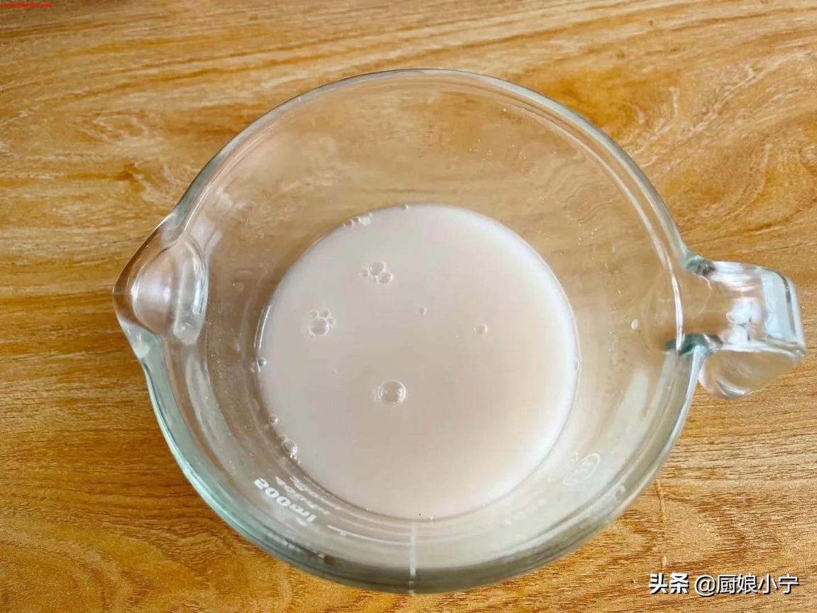 二十八把面发,冬天发面有技巧,不加牛奶泡打粉,40分钟发满盆