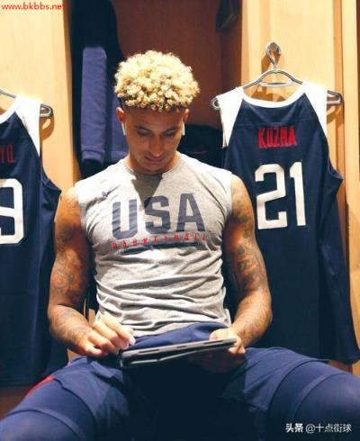 NBA中场休息只有15分钟,除了讲解战术,球员还会做什么?