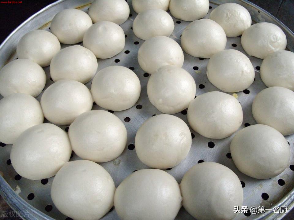 在家蒸馒头,开水上锅和“冷水蒸”有啥区别?这才是正确的做法