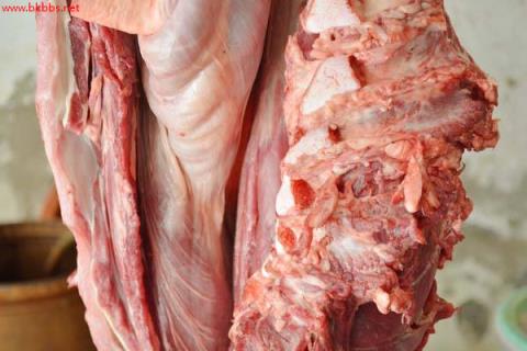 猪肉能放冰箱保鲜多长时间?久冻不吃的猪肉,应尽量少吃或不吃