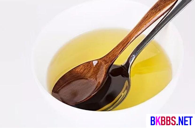 食用油里不小心加了水怎么办
