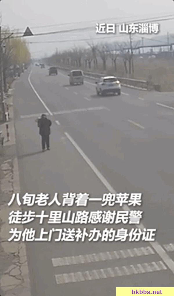 “希望累的时候，他能有个肩膀靠一靠……”