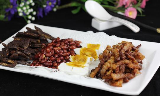 熏腊食品下酒最伤肝-什么菜不能下酒？