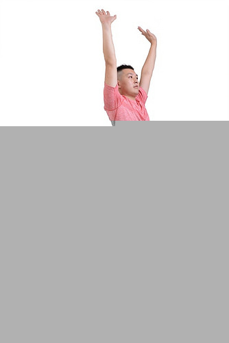 同时踮脚尖走路,五至十分钟。