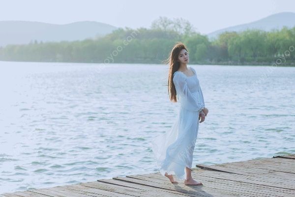 夏天旅游穿什么鞋？夏天出游穿衣搭配(1)