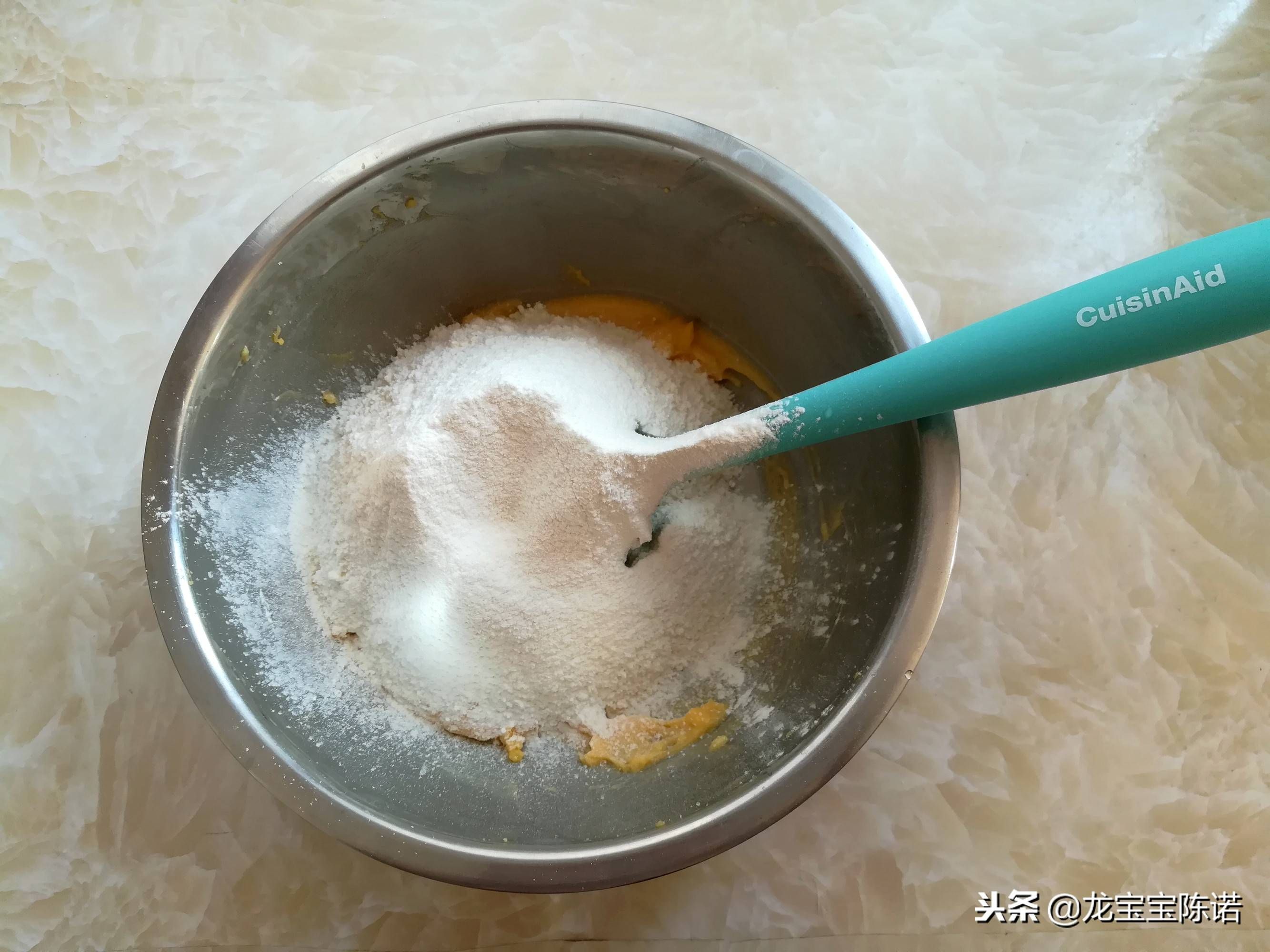 芝士片的新吃法,简单好做,一口一个香喷喷,好吃还补钙