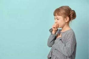 春季温差大,孩子感冒流涕咳嗽如何在家护理?