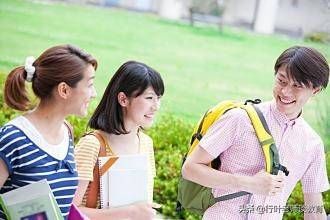 武汉学院迎来“迪丽热巴”,精致的五官,让许多女生羡慕嫉妒