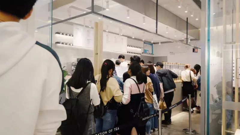 等喝1小时!一杯要二三十块!“靠奶茶续命”的杭儿风还在刮吗?