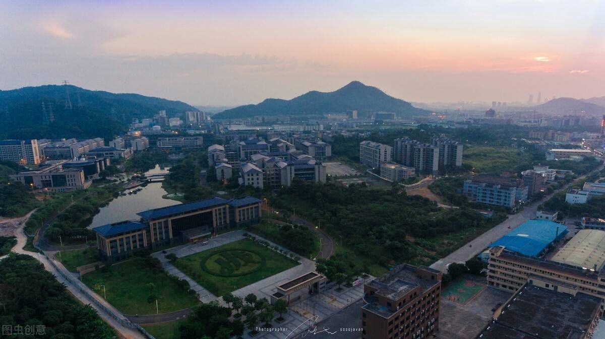 这5所软件工程专业不错的大学,录取分不高,毕业月薪过万很轻松