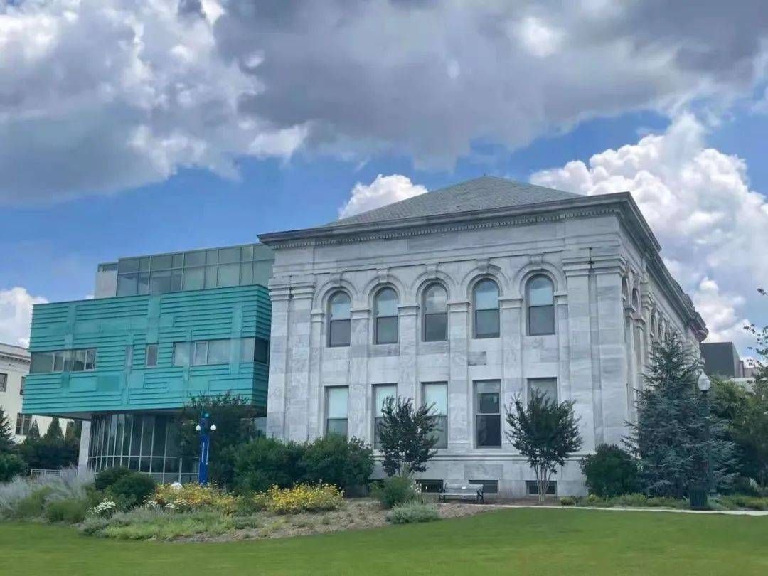 环游美国边走边学(15)排名不佳但录取要求高的美利坚大学和GW