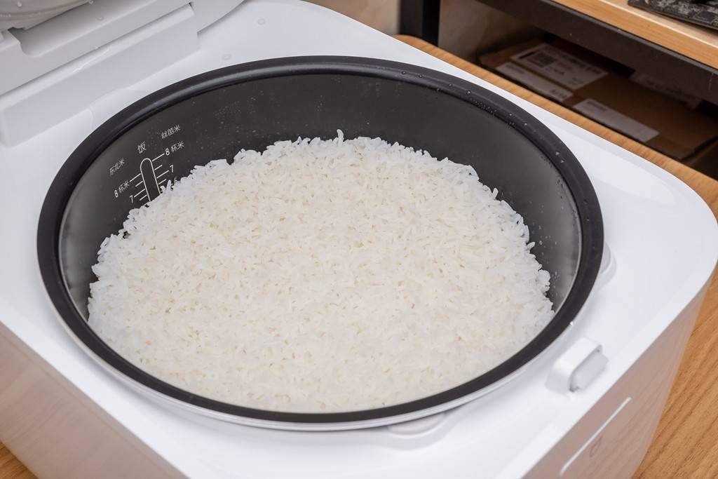 米家推智能微压电饭煲,4L大容量,IH电磁环绕加热,网友:真香
