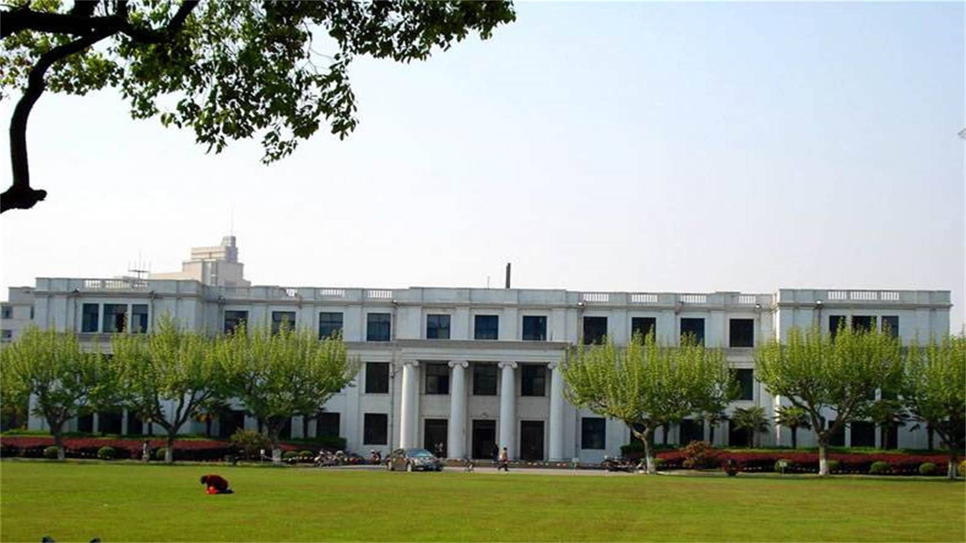 上海这所“师范”大学,退步第一快,曾是师范顶流,却因环境退步