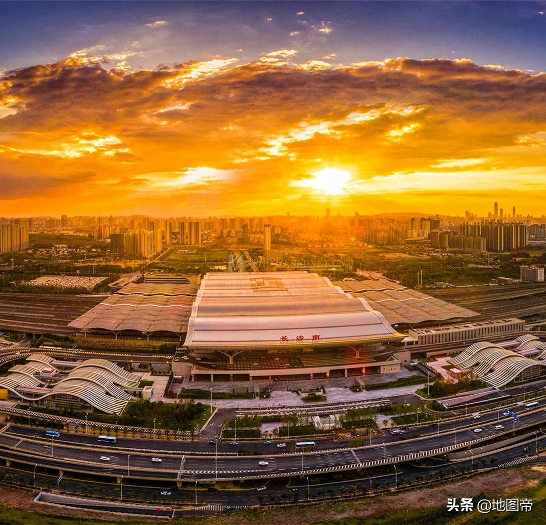 航拍长沙南站,湖南最大高铁站