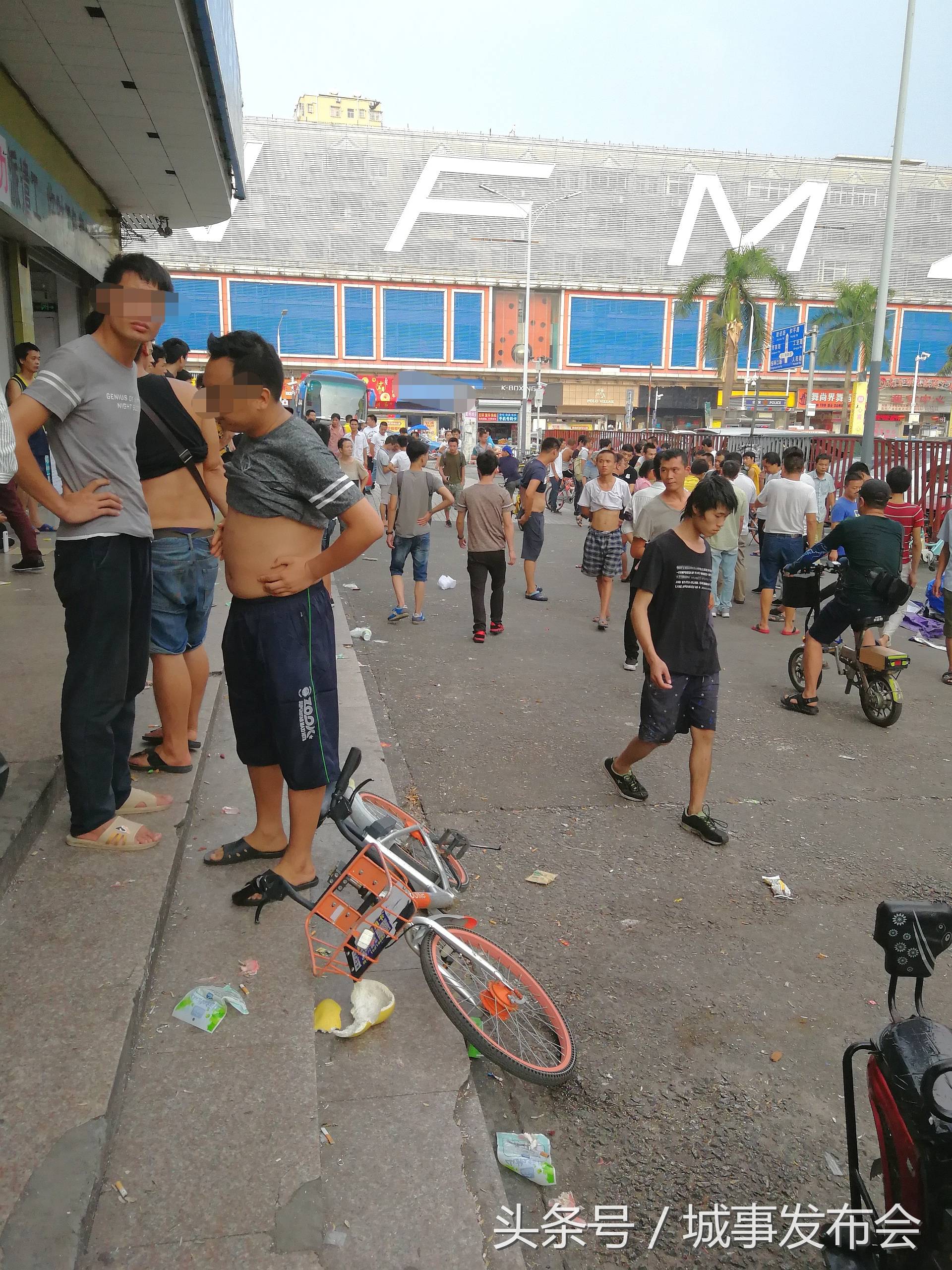 实拍深圳临时工市场,日结保安一天100元,工厂短期工一天160元