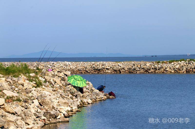 密山市东南中俄边境,有这么一个湖,景色浑然天成