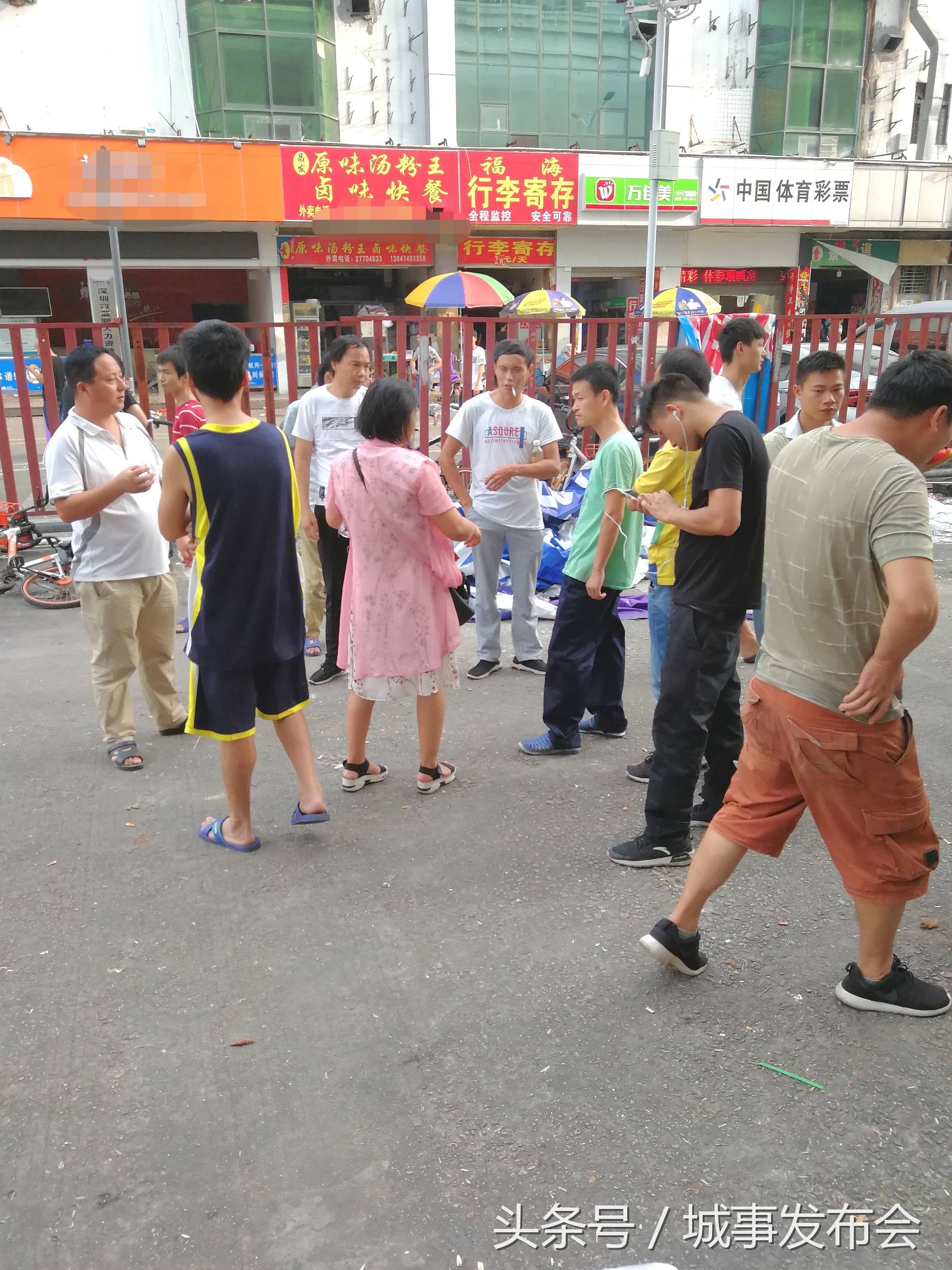 实拍深圳临时工市场,日结保安一天100元,工厂短期工一天160元