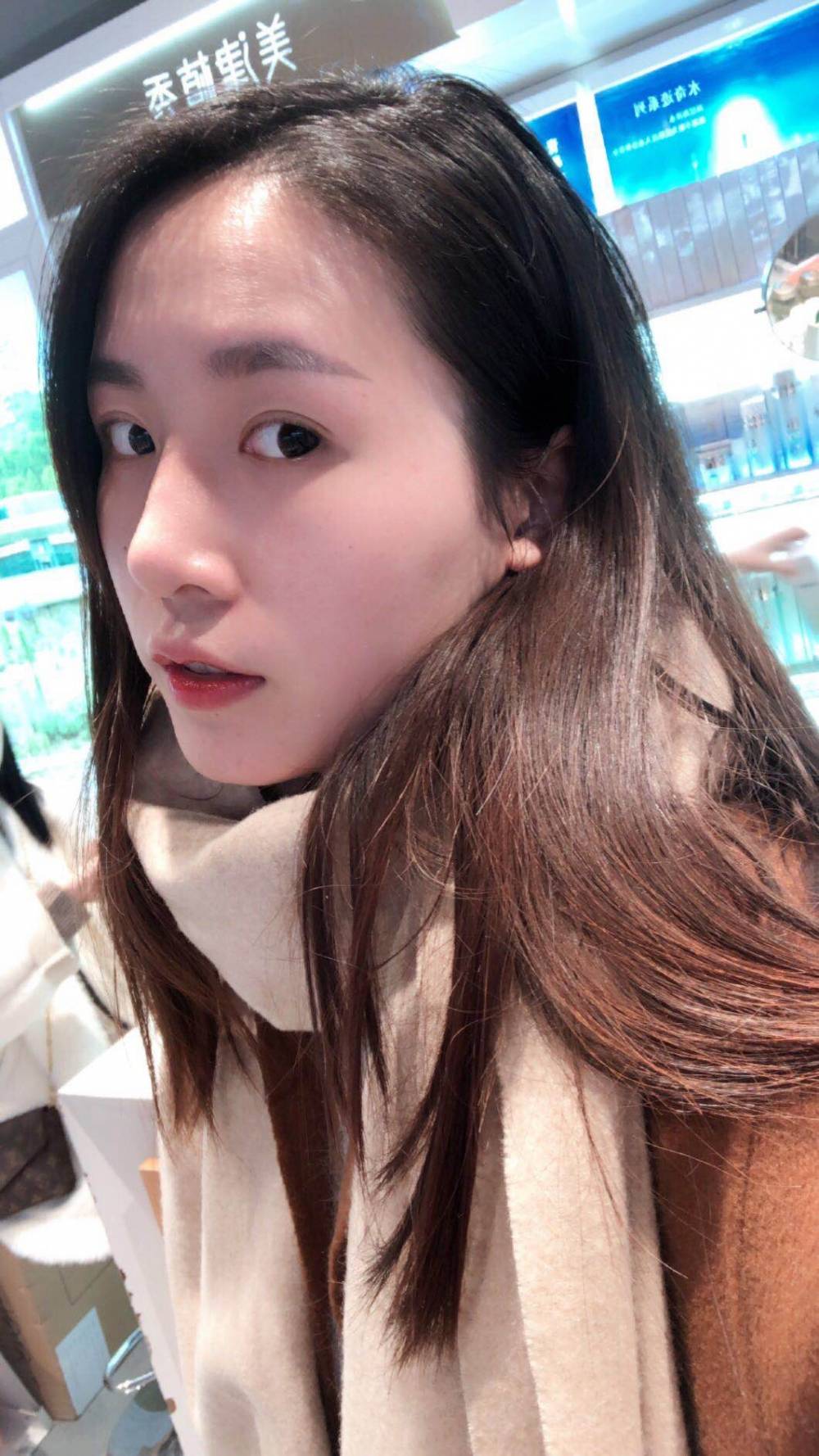 假体隆鼻半个月就不肿了,有些人说鼻梁太高?太假?