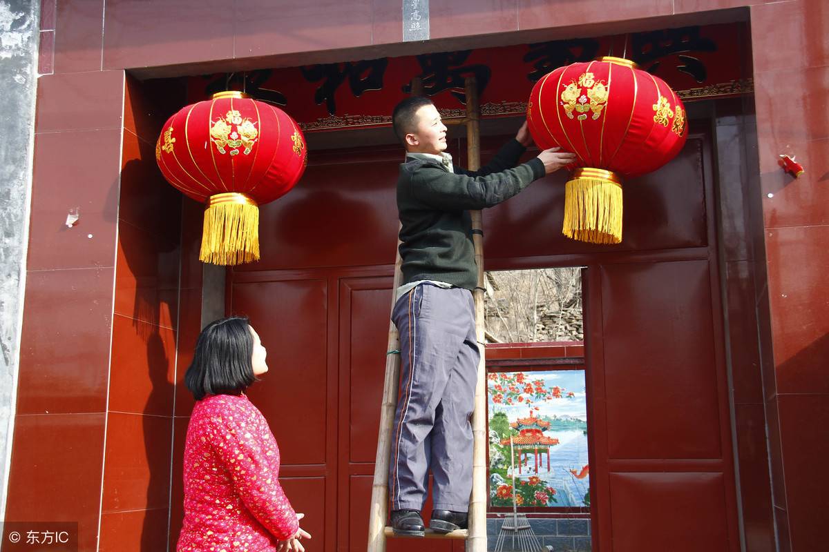 今年春联何时贴突然成问题,不少人腊月二十八就贴,到底为啥?