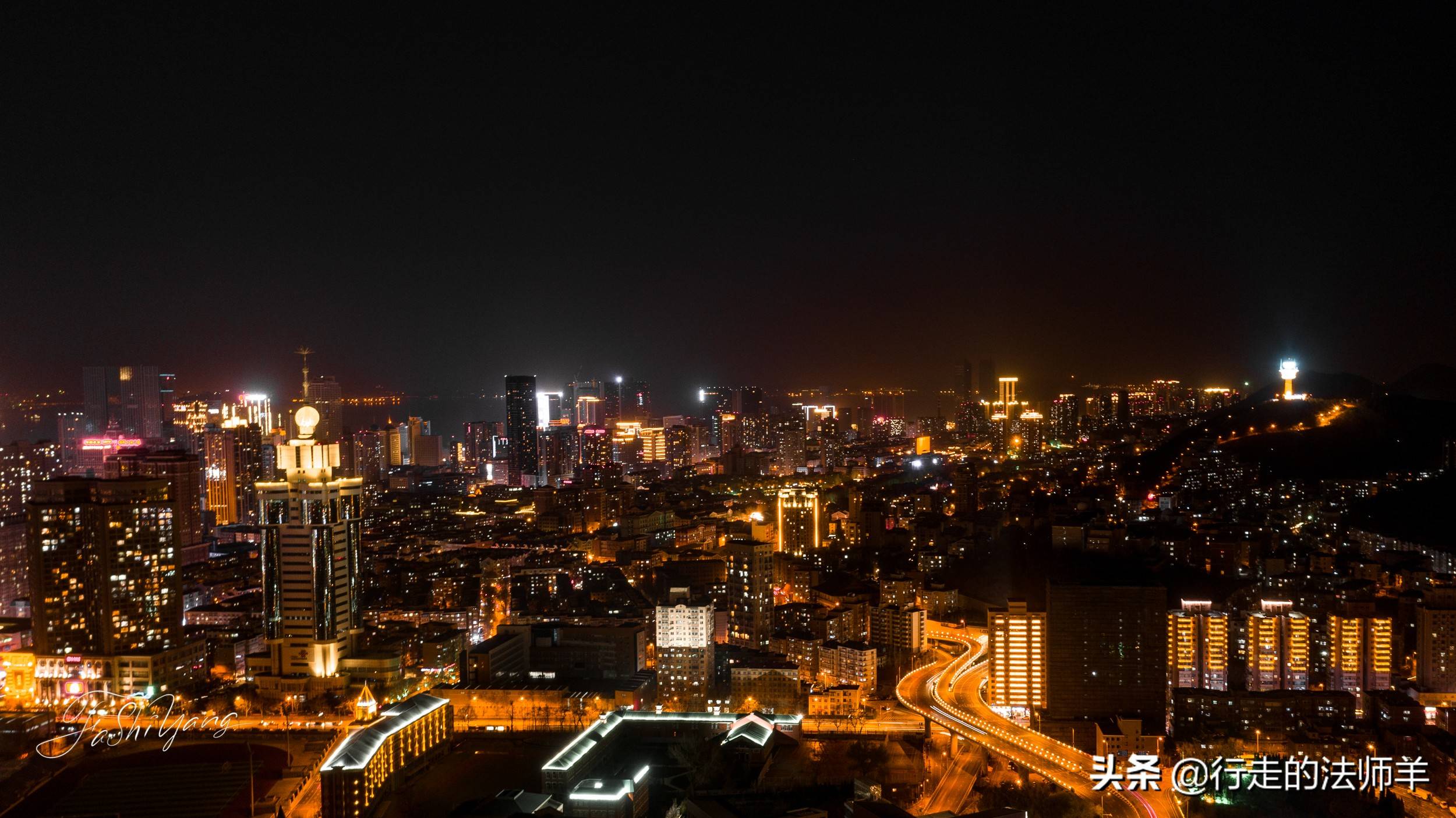 北方明珠大连,夜晚依旧灯火璀璨