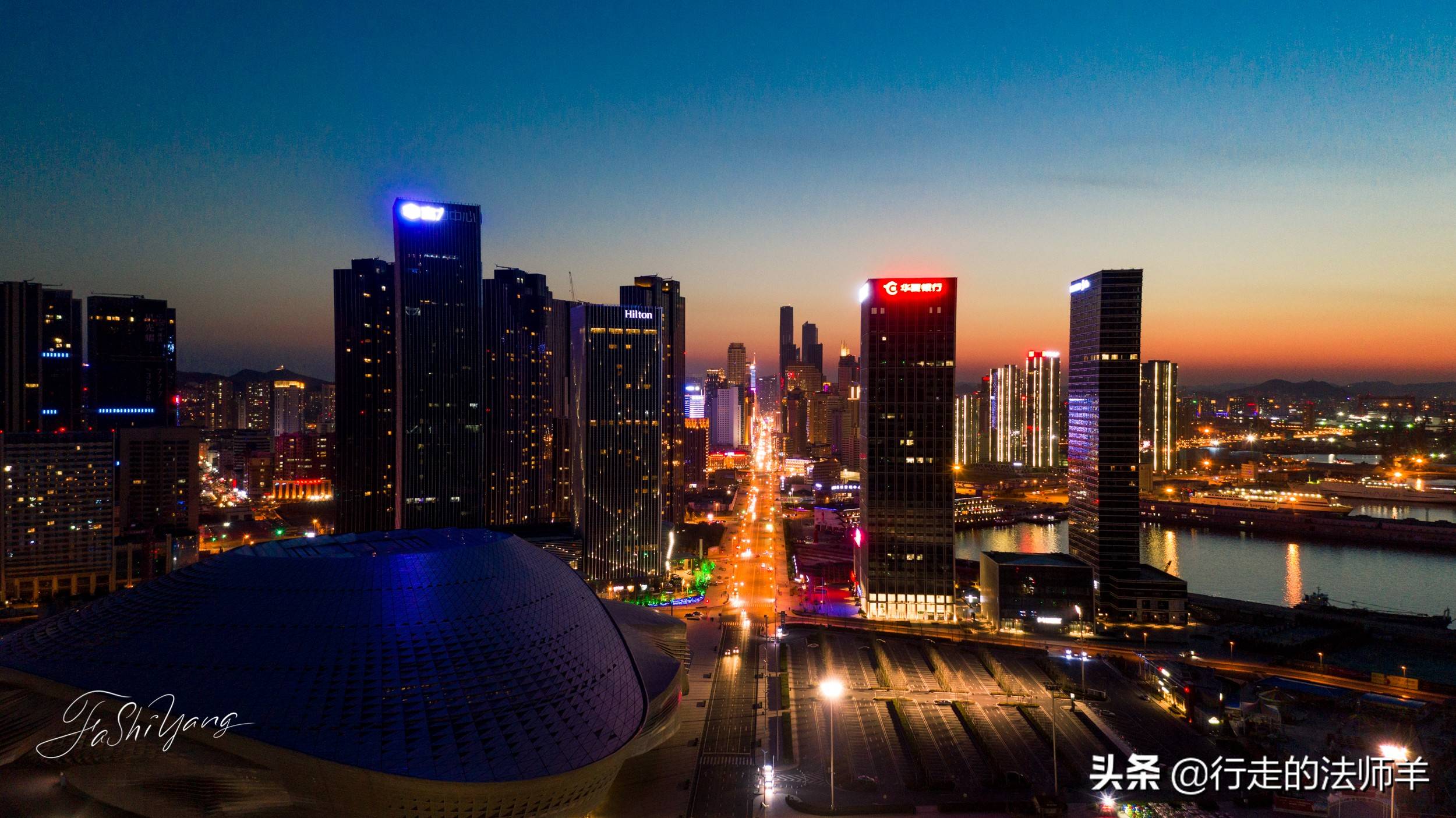 北方明珠大连,夜晚依旧灯火璀璨