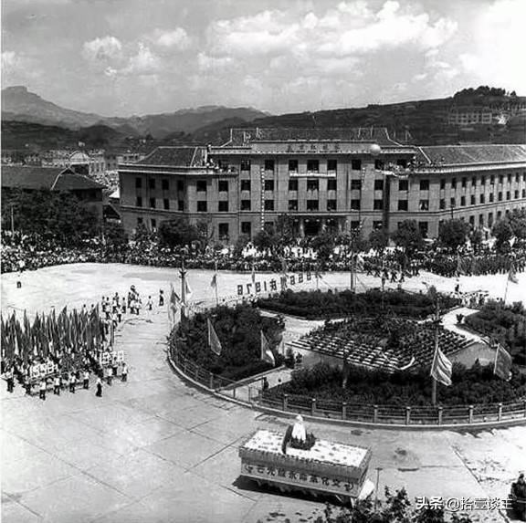 老照片:贵州凯里市,30年的岁月变迁,一座城市的历史记忆