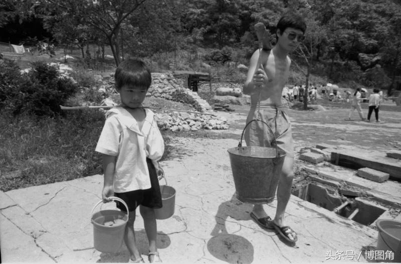 1996年7月,被水围困的广西柳州铁路局