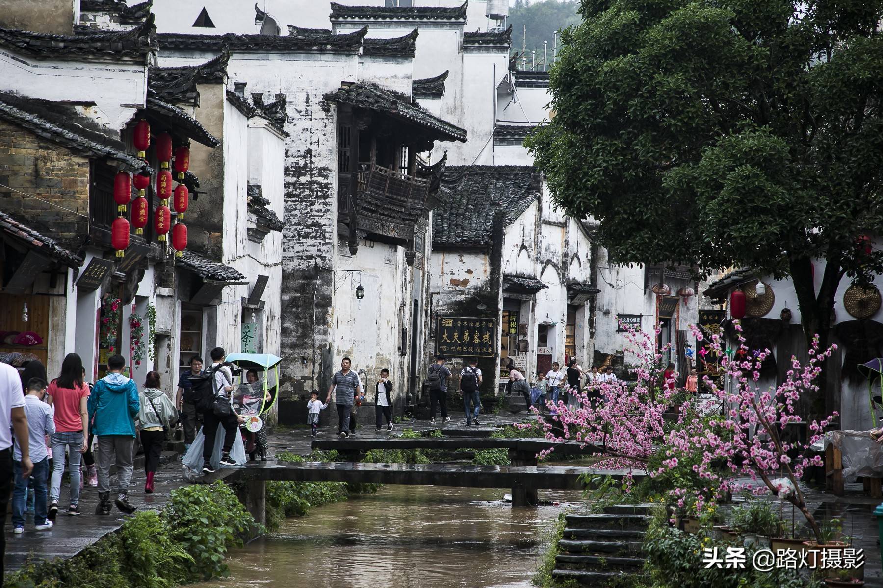 江西婺源有座古村,名字俗气带“坑”,风景却堪比江南乌镇
