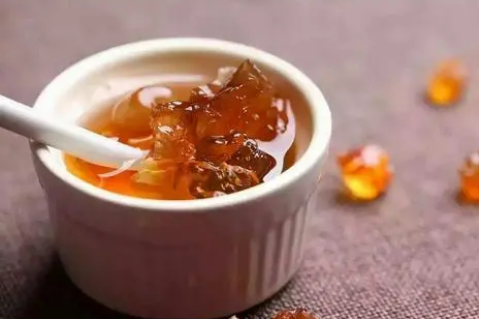桃胶熬出来是什么颜色的3