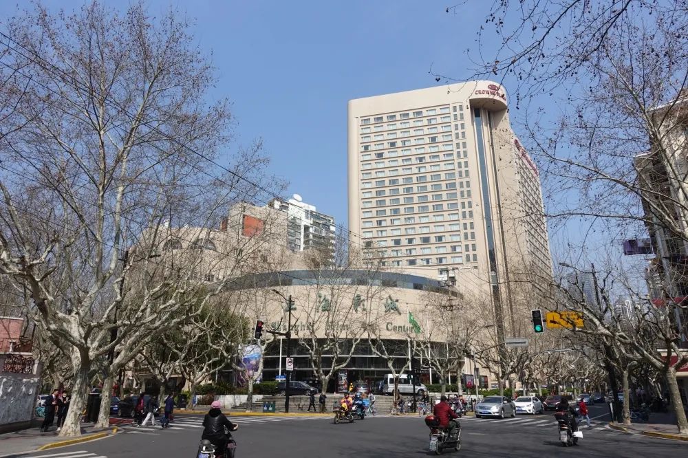 在长宁木箱厂地块上建起上海影城。摄影 姚志康