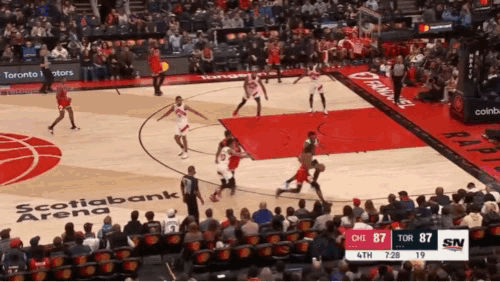 德拉蒙德超远三分 利拉德半场三分