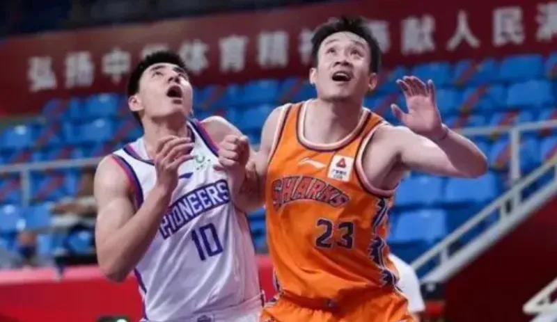 丁彦雨航伤势最新