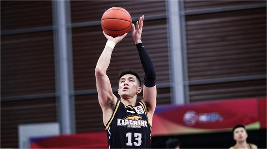 郭艾伦爆发22分8助