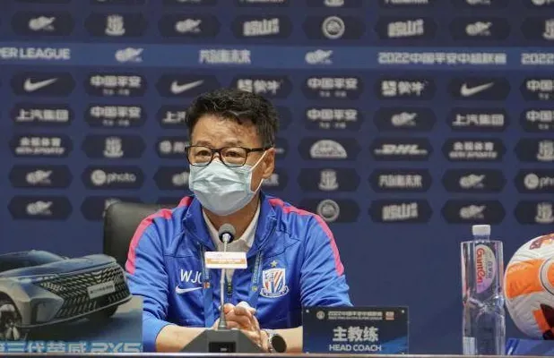 吴金贵:感谢绿地集团在很困难的情况下还给球队提供保障