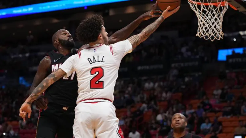 鲍尔:我现在不能跑也不能跳,不排除新赛季报销的情况