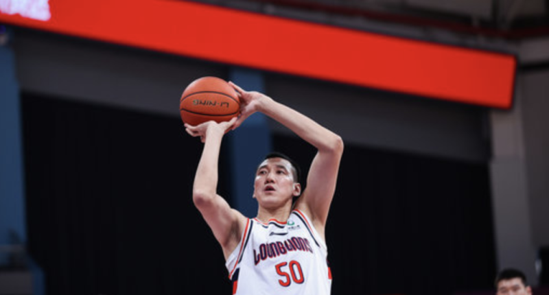 郑准三分球,准三双!郭少狂砍21+13+8 三分球仅9中1敲警钟