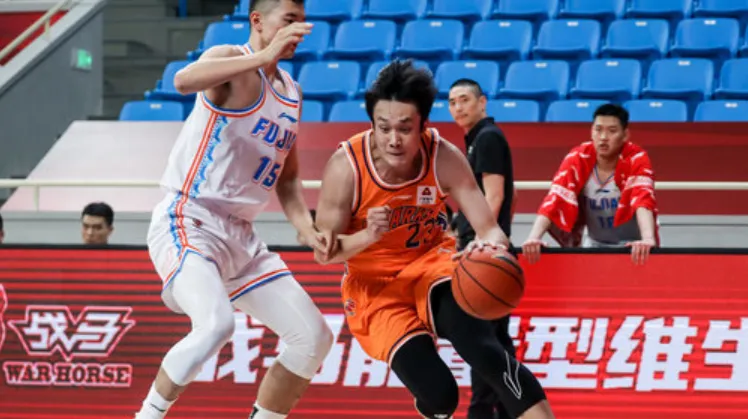 丁彦雨航得分最多一场 丁彦雨航单节11分 丁彦雨航三分球 丁彦雨航三人篮球集训赛拿到6分