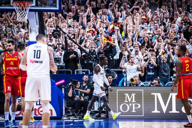 施罗德最后时刻上篮,施罗德压哨上篮