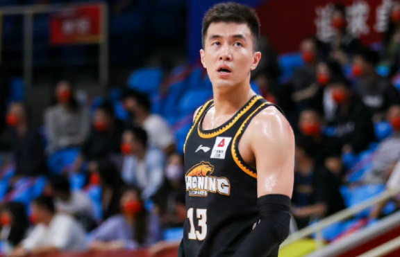 郭艾伦这两场怎么没上 郭艾伦怎么了,今天比赛没上场