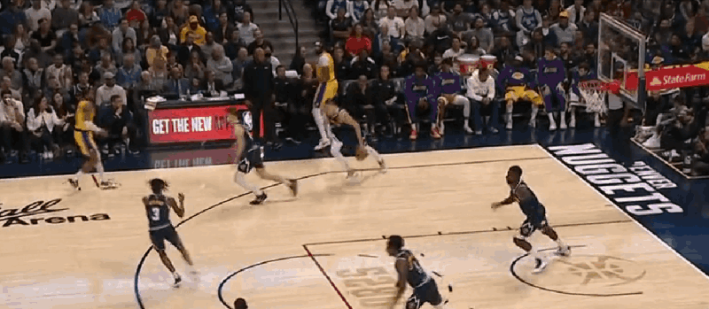 约基奇三双助掘金大胜火箭,约基奇季后赛抢七,约基奇场均三分,此役,约基奇砍下23分11篮板15助攻,赛季第二次