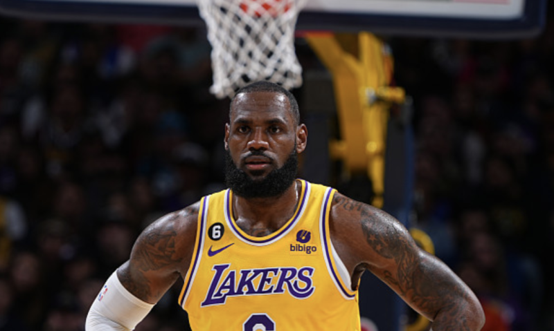 詹姆斯半场29分 詹姆斯末节21分