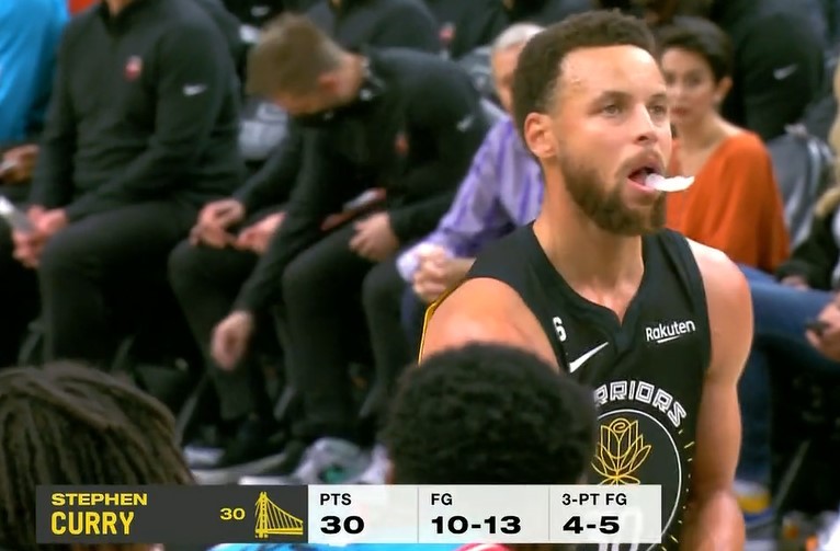 库里生涯第18次单场10